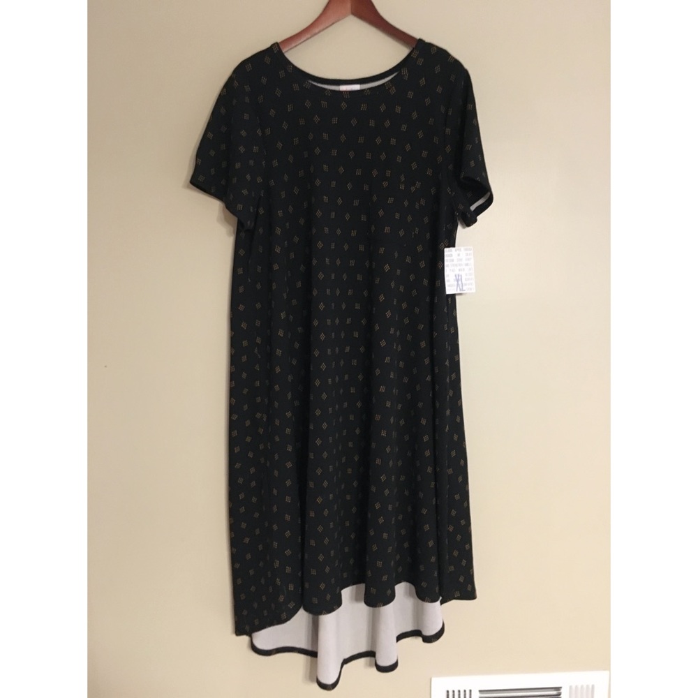 NWT LuLaRoe XL Carly Black with detail